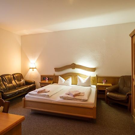 Hotel Groebern Am See Grobern Bagian luar foto