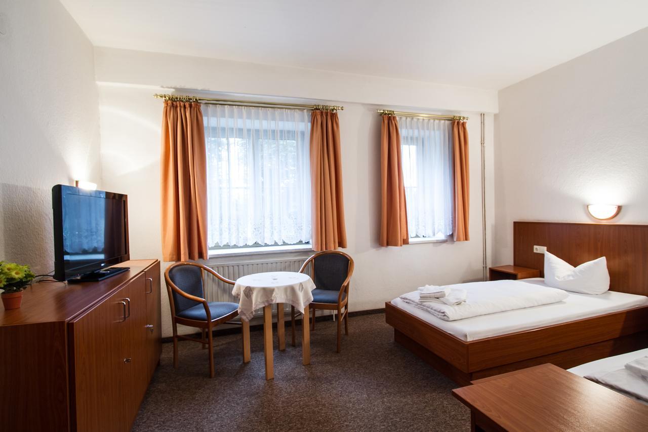 Hotel Groebern Am See Grobern Bagian luar foto
