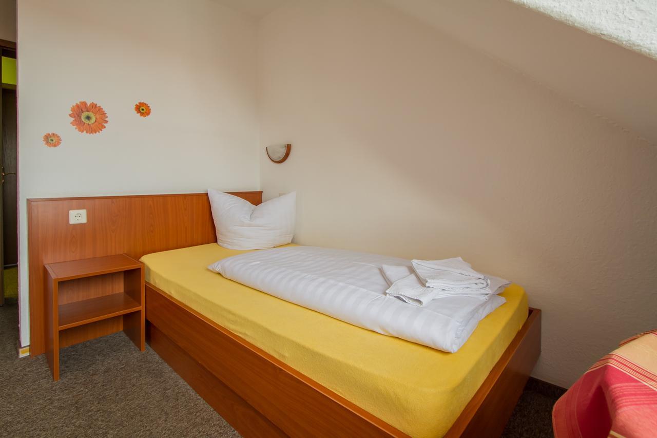 Hotel Groebern Am See Grobern Bagian luar foto