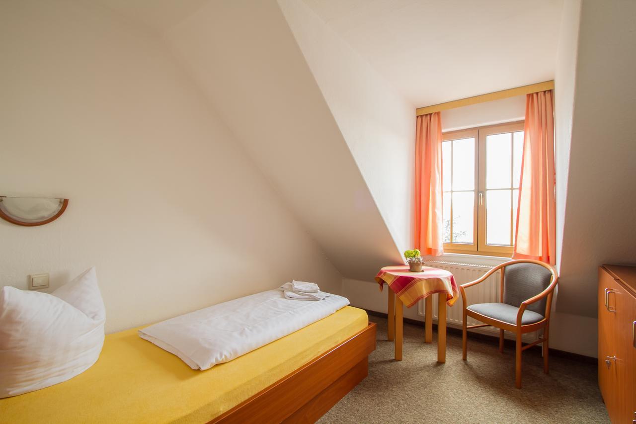 Hotel Groebern Am See Grobern Bagian luar foto
